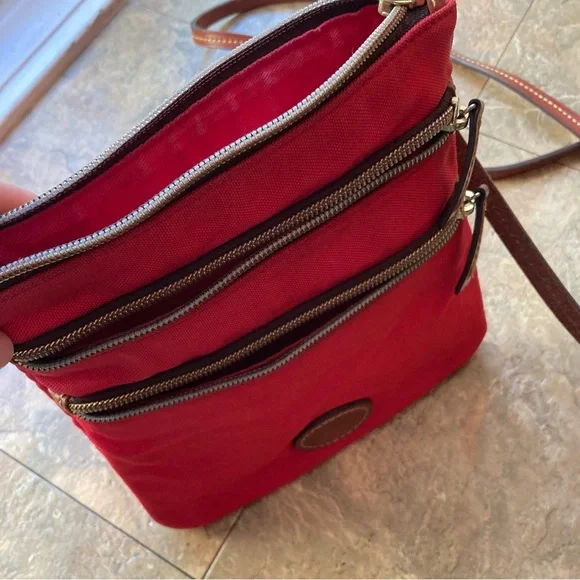 Dooney&Bourke nylon north south triple zip Red Crossbody Bag - Picture 4 of 14